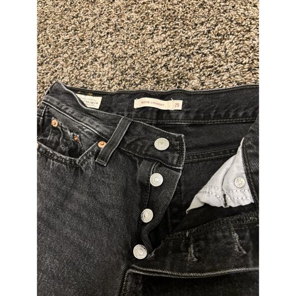 Levis Premium Jeans Womens 25x26 Black Distressed Wedgie Straight Button Fly - Picture 4 of 5
